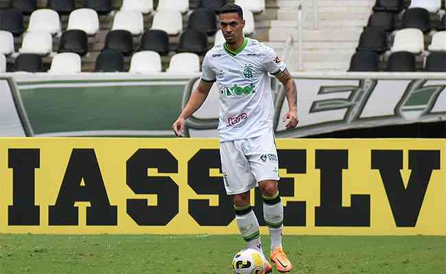 der teve bom desempenho e ajudou Amrica a parar o ataque do Botafogo