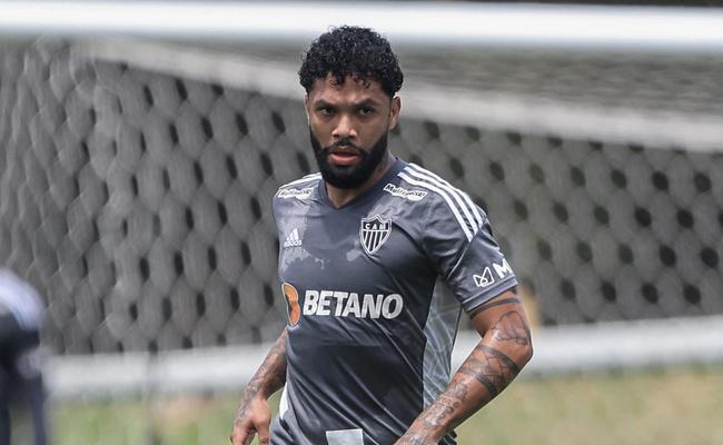 Otvio participou de atividade com bola na Cidade do Galo nesta quarta-feira (21/9)