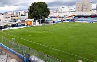 O estádio Zama Maciel, em Patos de Minas, pertence à URT. Atualmente, a capacidade de público é de 5.500 torcedores.
