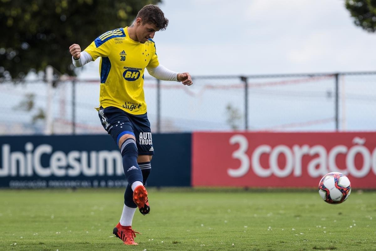 Treino do Cruzeiro nesta segunda-feira, na Toca da Raposa 2, em Belo Horizonte.