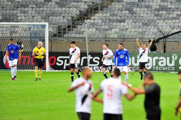 Pictures of the match Cruzeiro and Vasco in Mounir