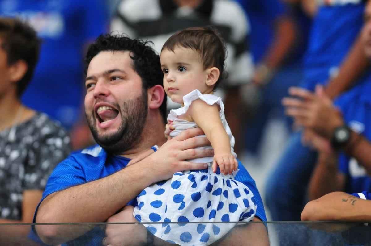 Ramn bila marcou o gol do Cruzeiro aos dois minutos do segundo tempo