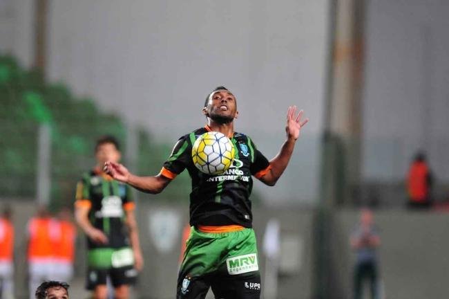 Imagens do jogo entre Amrica e Fluminense no Independncia