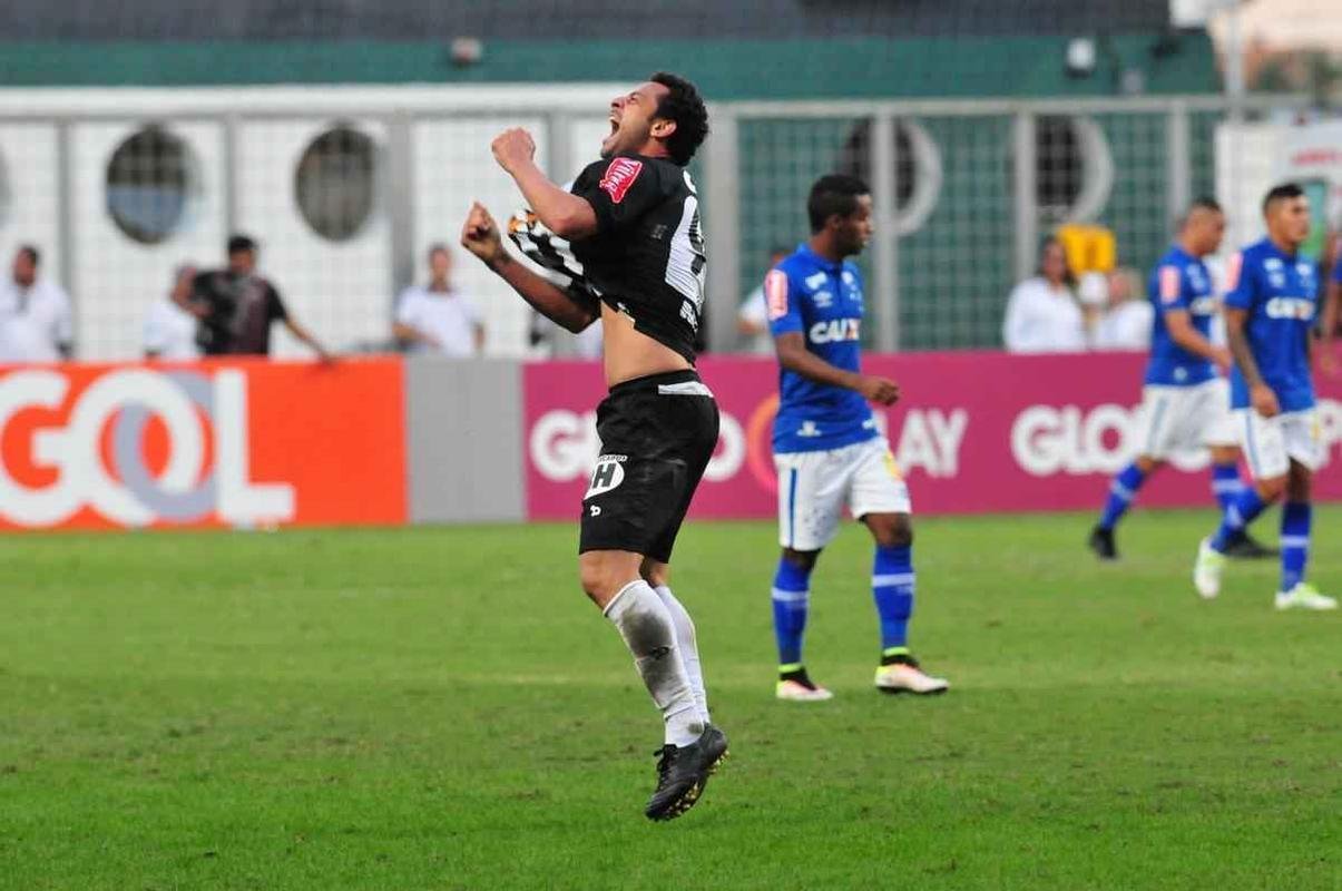 Estreia em clssico: Fred marca com a camisa do Atltico na derrota por 3 a 2 contra o Cruzeiro