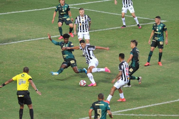 Fotos do jogo de ida da final do Campeonato Mineiro, entre Amrica e Atltico, no Independncia, em Belo Horizonte