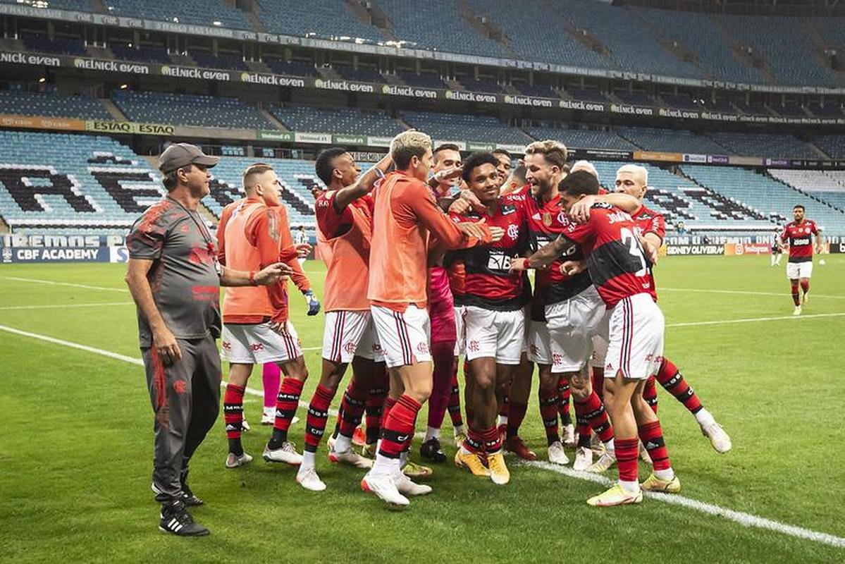 Vitinho chegou a abrir 2 a 0 para o Flamengo na Arena do Grmio