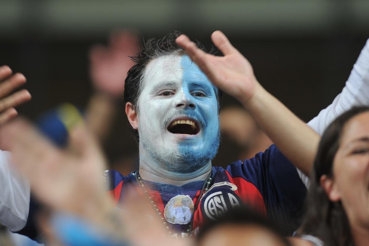 Fotos das torcidas de Brasil e Argentina, no Mineiro, no clssico vlido pela semifinal da Copa Amrica