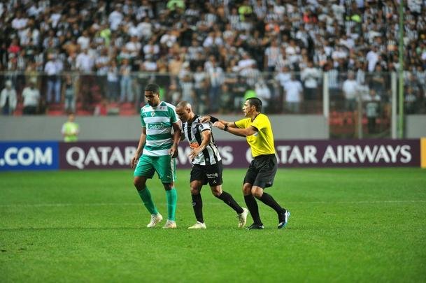 Fotos do duelo entre Atltico e La Equidad pela Copa Sul-Americana, no Independncia