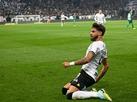 Corinthians vence Cuiab, se mantm no G4 e cola no Fluminense