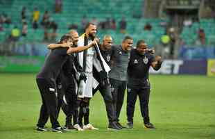 Com gols de Hulk, de pnalti, e Keno (e), o Galo virou sobre o Bahia, por 3 a 2 e chegou ao bicampeonato brasileiro