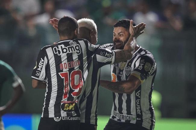 Fotos do jogo entre Gois e Atltico no Estdio da Serrinha, em Goinia, pela quarta rodada do Campeonato Brasileiro