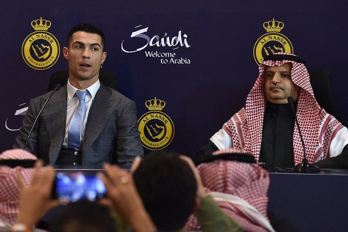 Cristiano Ronaldo foi apresentado pelo Al-Nassr, da Arbia Saudita, nesta tera-feira (3/1)