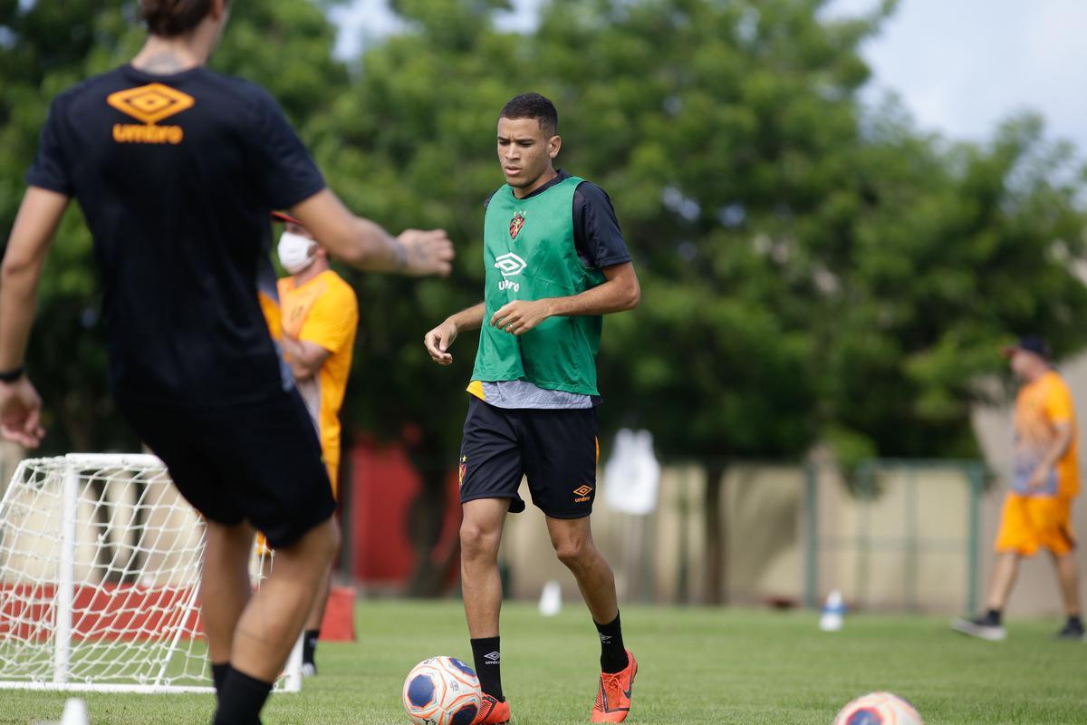 Nesta quinta-feira, sob o comando do treinador Daniel Paulista, Sport realizou primeiro trabalho ttico aps retorno s atividades