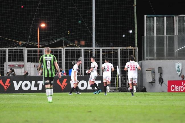 Fotos da partida entre Amrica e So Paulo, nesta quinta-feira (18), no Independncia, em Belo Horizonte, pelas quartas de final da Copa do Brasil.
