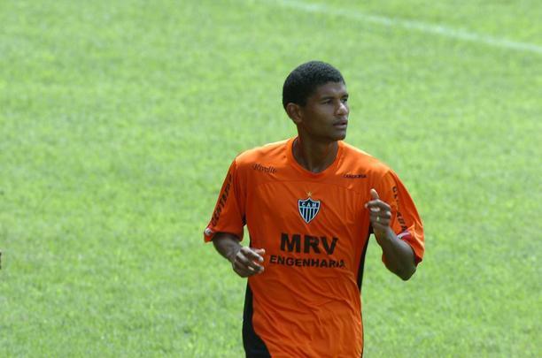 Márcio Araújo (2004/06/08) - Volante de origem, Márcio Araújo sempre 'quebrou o galho' na lateral direita do Galo. Jogou assim em 2004, 2006 e 2008. Depois que deixou o Alvinegro, passou por Palmeiras e Flamengo.