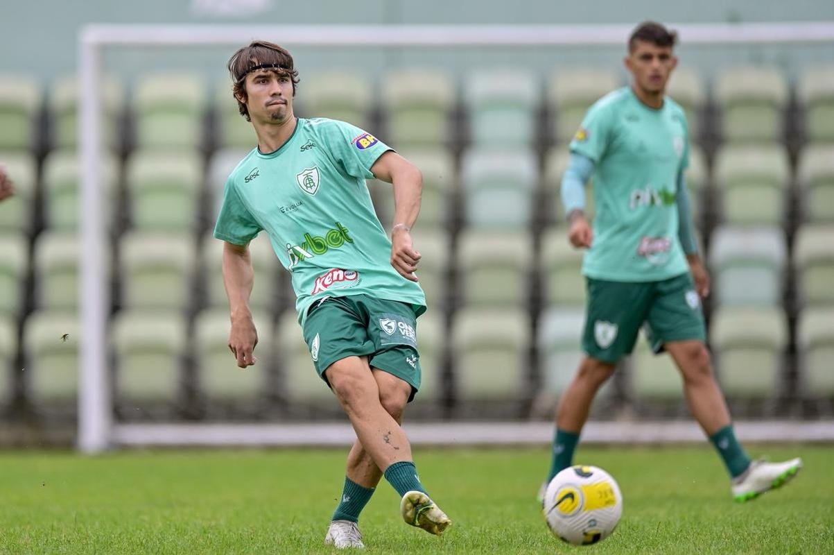 Amrica treina nesta segunda-feira (31/10), no CT Lanna Drumond, focado na partida contra o Internacional