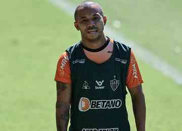 Segundo o colunista do Estado de Minas Jaeci Carvalho, o lateral-direito do Galo foi observado por Cléber Xavier, auxiliar de Tite, no jogo contra o Flamengo