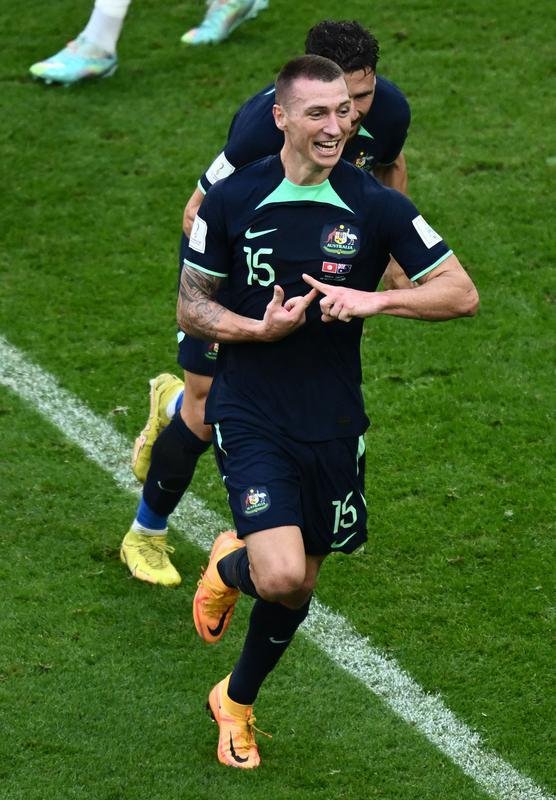 Mitchell Duke marcou o gol da Austrlia sobre a Tunsia em jogo pela segunda rodada do Grupo D da Copa do Mundo