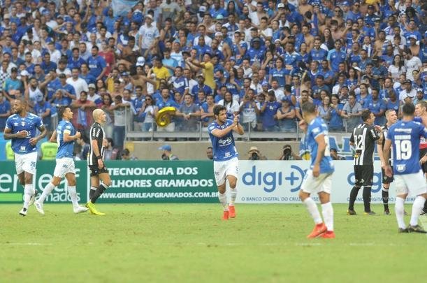 Fotos do segundo tempo do clssico entre Cruzeiro e Atltico, pela final do Mineiro