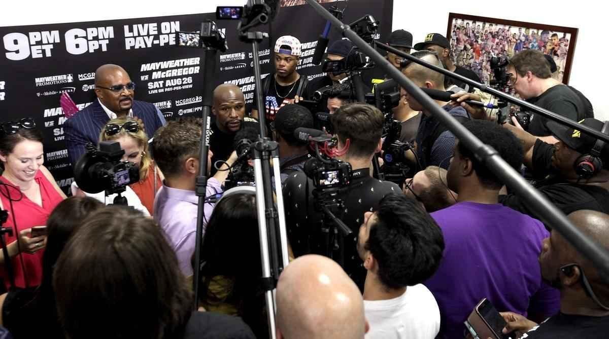 Em preparao para superluta contra Conor McGregor, em 26 de agosto, Floyd Mayweather recebe imprensa em treino aberto em Las Vegas 
