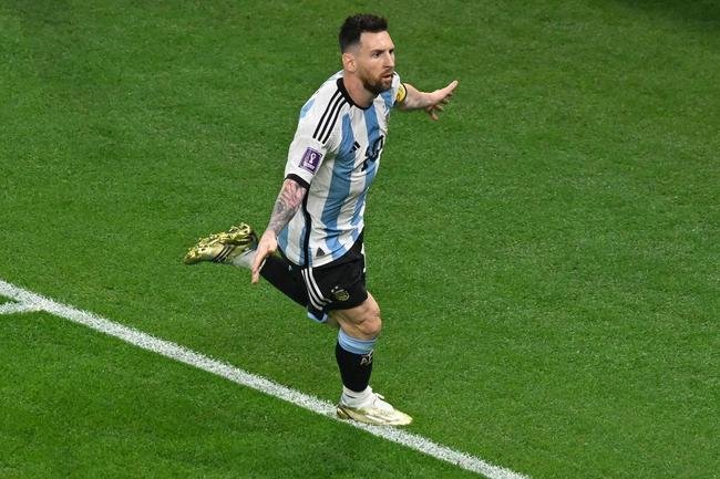 O tamb�m argentino Messi aparece como o segundo da lista