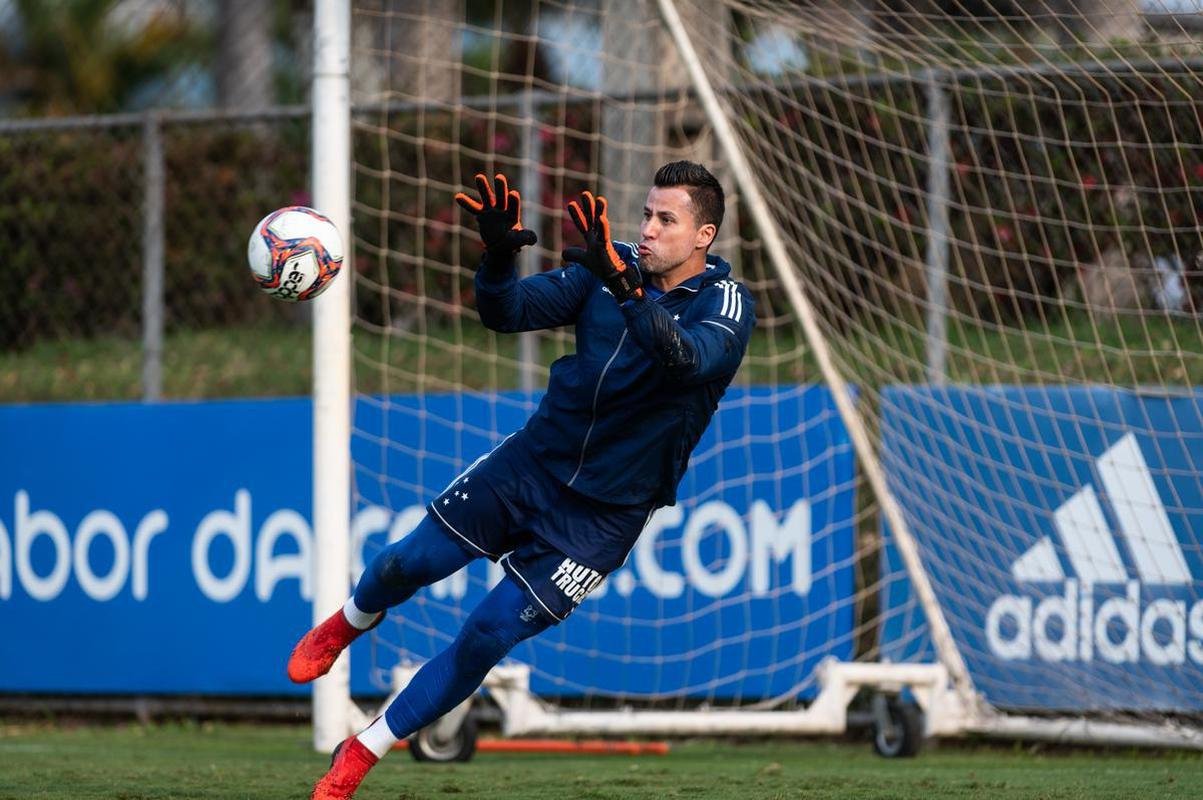 Fotos do treino do Cruzeiro desta segunda-feira (27/9)