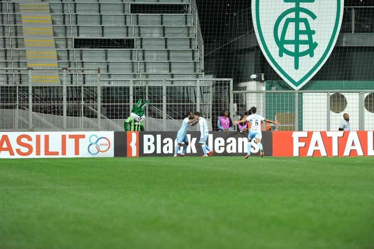 Amrica e Londrina se enfrentaram no Independncia, pela 18 rodada da Srie B do Brasileiro
