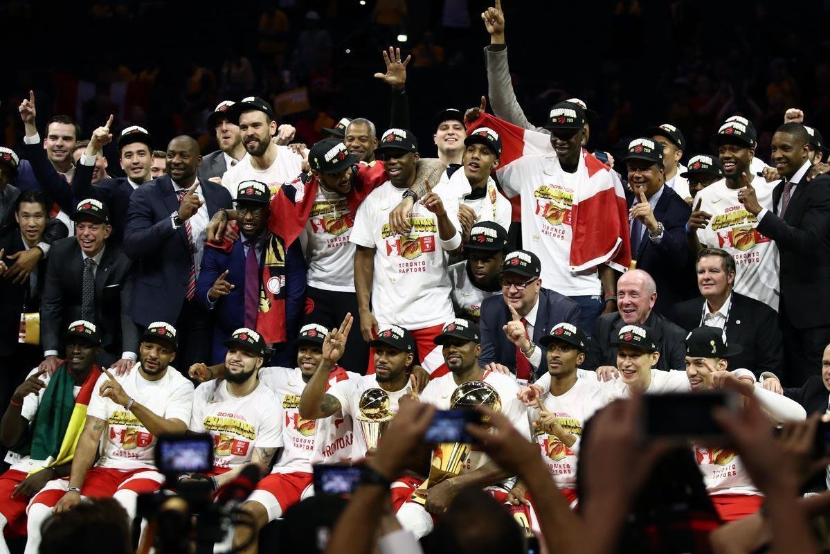 Toronto Raptors vence a sexta partida das finais, na Oracle Arena, e faz a festa