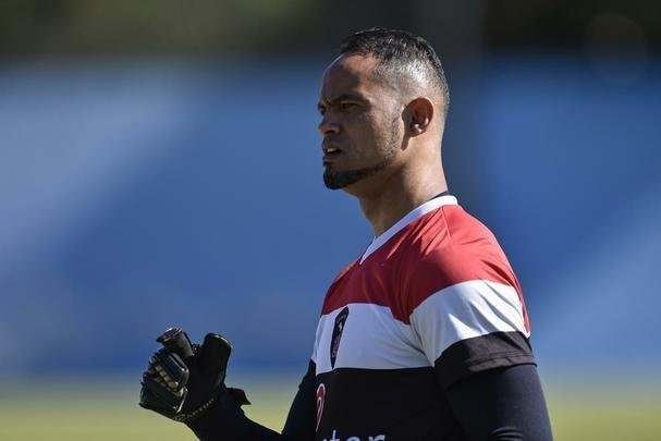 Goleiro Bruno foi apresentado neste sbado pelo Poos de Caldas