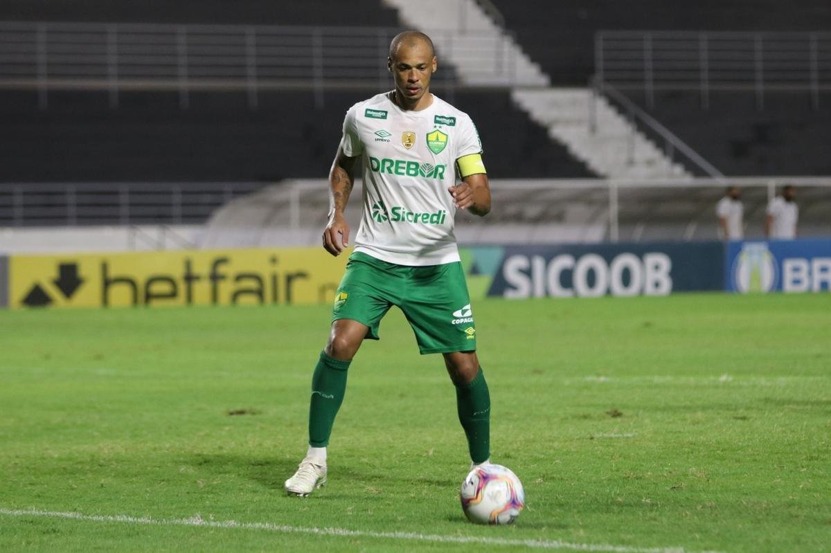 Anderson Conceição - com espírito de liderança, o zagueiro de 31 anos carregou a braçadeira de capitão e foi importante para o inédito acesso do Cuiabá à elite do Campeonato Brasileiro. Em 42 jogos no ano, marcou quatro gols. Na Série B, foram três em 29 partidas. O time de Mato Grosso ficou na quarta posição, com 61 pontos.