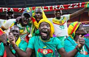 Torcida coloriu o Estdio Al Bayt, no Catar, para acompanhar a partida entre Inglaterra e Senegal