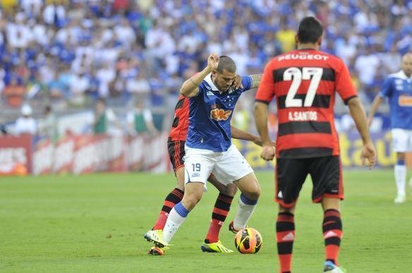 Galeria de fotos do jogo entre Cruzeiro e Flamengo, no Mineiro, pela 19 rodada do Brasileiro