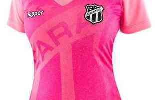 A camisa Outubro Rosa do Cear Sporting Club buscou referncias regionais. O grafismo com o escudo do clube teve influncia no artesanato local (areias coloridas).
