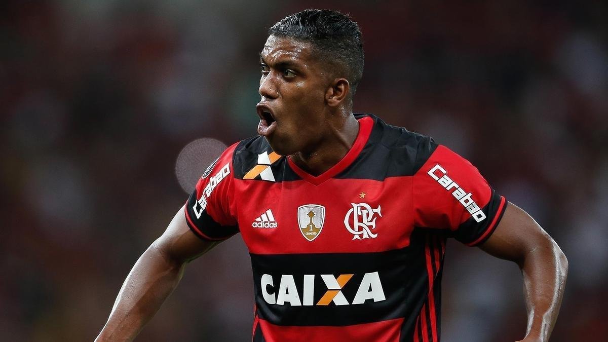 Voltando de grave leso no joelho, o atacante colombiano Orlando Berro no atua desde outubro de 2017. At por isso, no atuou pelo Flamengo na Libertadores e poderia ser inscrito por outro clube que disputa a competio. Ele tem 27 anos.