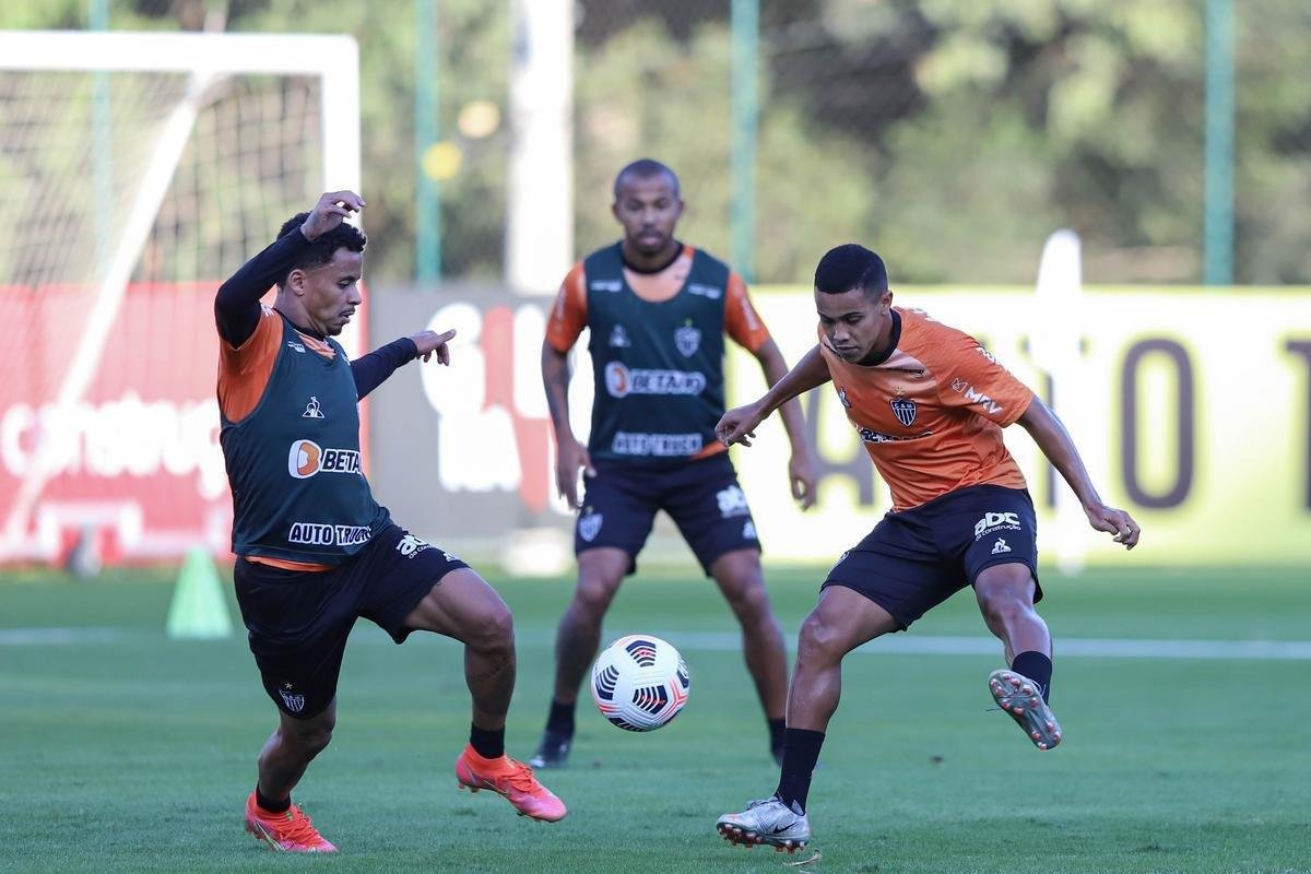 Fotos do treino do Atltico antes da viagem para a Argentina