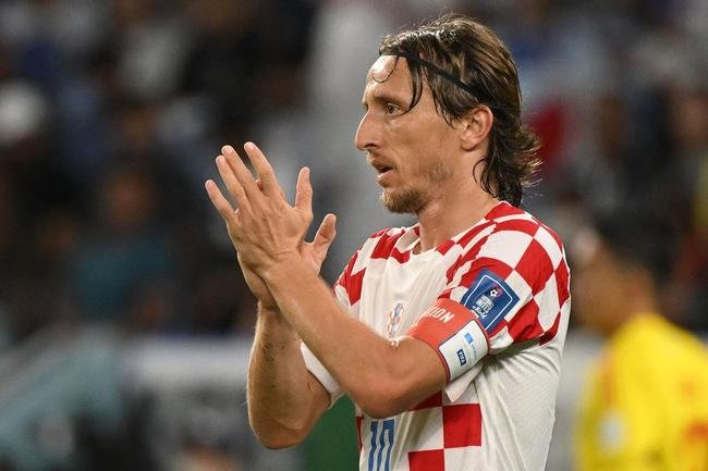 Lances da partida entre Japo e Crocia, pelas oitavas de final da Copa do Mundo.