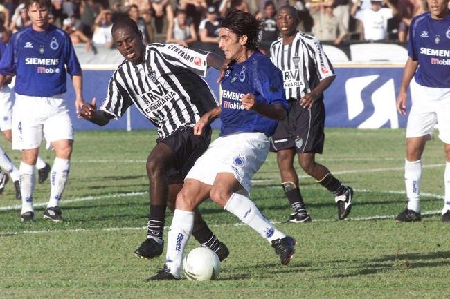 O segundo duelo, no Ipatingo, terminou empatado por 0 a 0. Aps superar o Atltico na semifinal, o Cruzeiro foi derrotado pelo Ipatinga na deciso do Campeonato Mineiro de 2005.