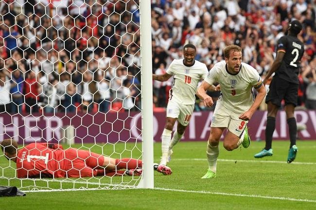 Fotos do gol de Harry Kane, da Inglaterra, sobre a Alemanha, em Wembley. Ingleses venceram por 2 a 0 e avan�aram �s quartas de final da Eurocopa