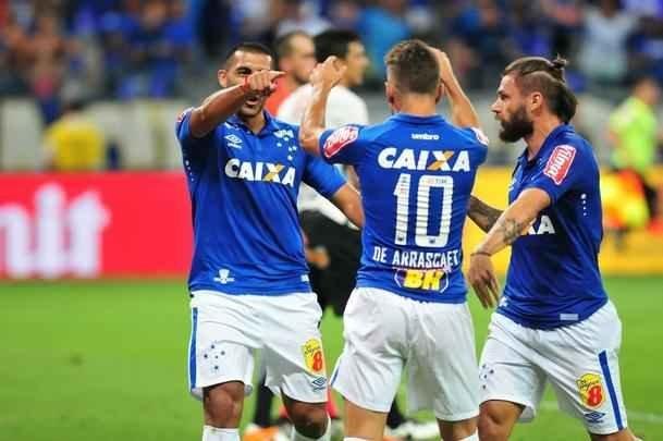 Imagens do jogo entre Cruzeiro e Corinthians, pelas quartas de final da Copa do Brasil, no Mineiro