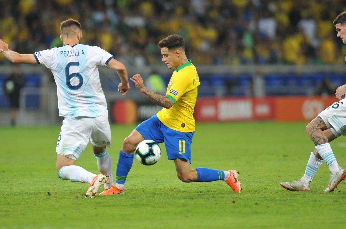 Fotos da vitria do Brasil sobre a Argentina, por 2 a 0, no Mineiro, pela semifinal da Copa Amrica; Gabriel Jesus e Firmino marcaram os gols da seleo em BH