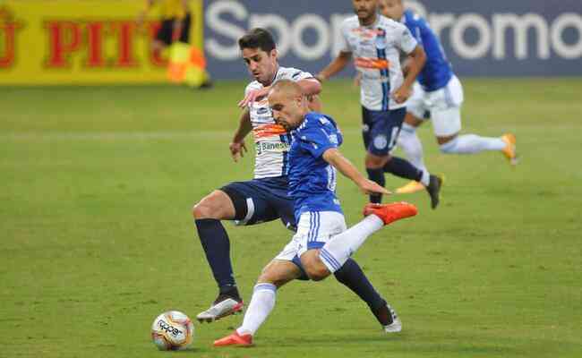 Ex-camisa 10 do Cruzeiro volta à Série B e é anunciado como 'Messi