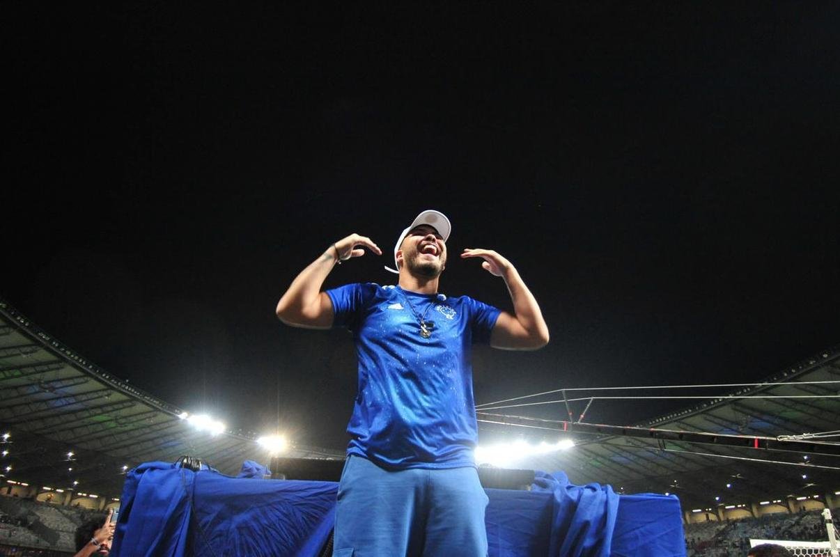 DJ Ronald, filho de Ronaldo, foi uma das atraes antes da partida contra o Vasco, no Mineiro, pela Srie B