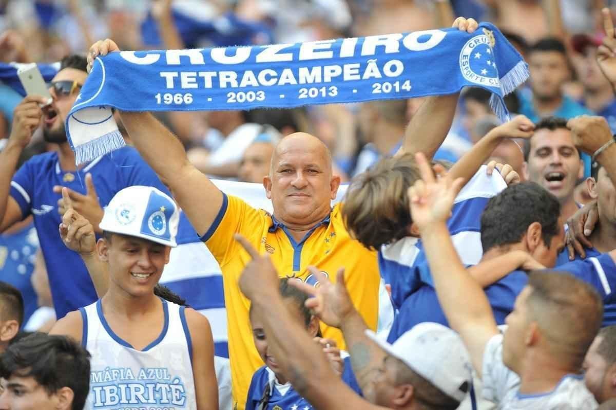 Torcida do Cruzeiro no clssico contra o Atltico, no Mineiro, pela 10 rodada do Estadual