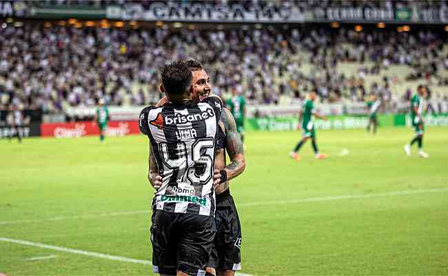 Ceará garantiu classificação na Arena Castelão com dois gols no segundo tempo