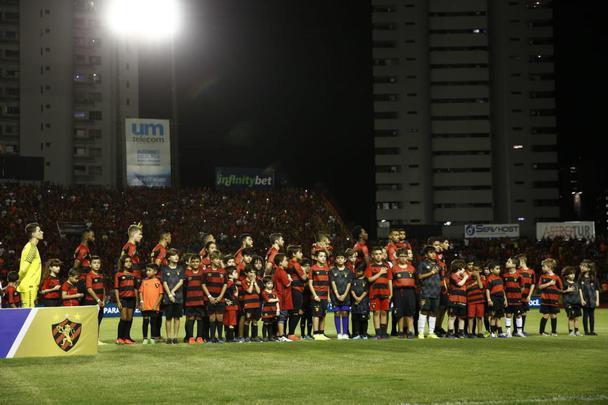 Foi sofrido, foi suado, mas o Sport voltou  Srie A. Depois de sair perdendo a partida diante da Ponte Preta, o Leo virou o jogo com dois gols de Guilherme, artilheiro da Segunda Diviso, com 17 gols e sacramentou o acesso na ltima partida em seu reduto no ano