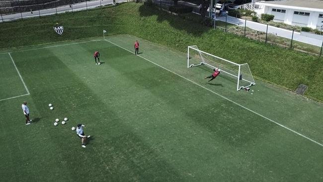 Atl�tico segue prepara��o para o cl�ssico; veja fotos