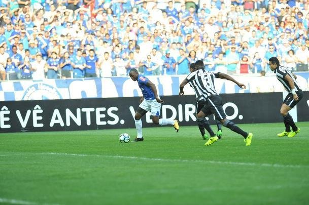 Imagens do jogo entre Cruzeiro e Botafogo, pela 19 rodada do Brasileiro, no Mineiro