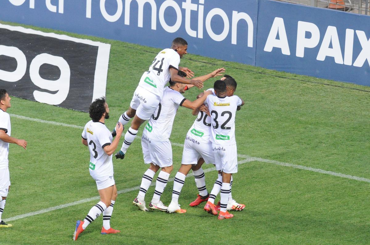 Fotos do jogo entre Amrica e Figueirense, pela Srie B