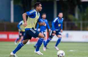 Imagens do primeiro treino do Cruzeiro antes do jogo contra o Cuiab, pela Srie B do Campeonato Brasileiro