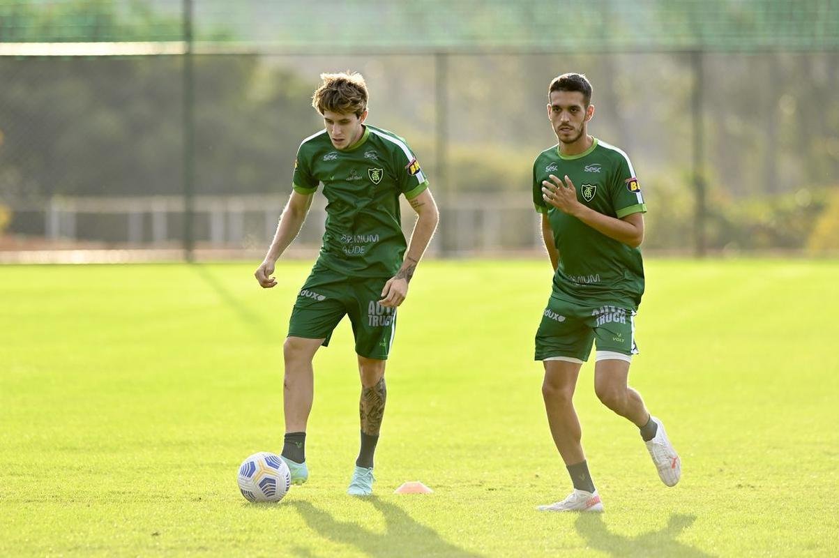 Mancini comandou primeiras atividades no Coelho nesta semana